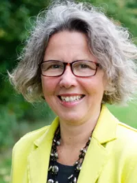 Prof. Dr. Carola Strassner